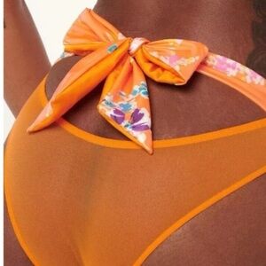 Savage X Fenty Night Blooms High-
NWT Bikini Panties Size medium
Orange Floral